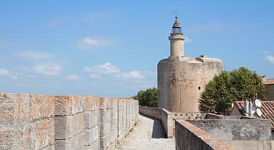 Stroll to Aigues-Mortes and the Carbonnière tower by bike