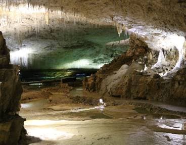 Grotte du Grand Roc
