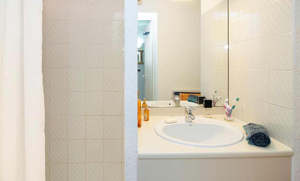 Salle de bain douche Résidence La Baie des Anges Cap d'Adge