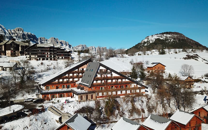 Résidence Les Gentianes à Gresse en Vercors - vue extérieure hiver