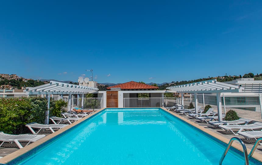 Résidence Le Crystal à Cagnes sur mer - piscine sur toit
