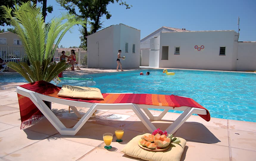Résidence Les Bastides de Fayence à Tourettes - extérieur piscine