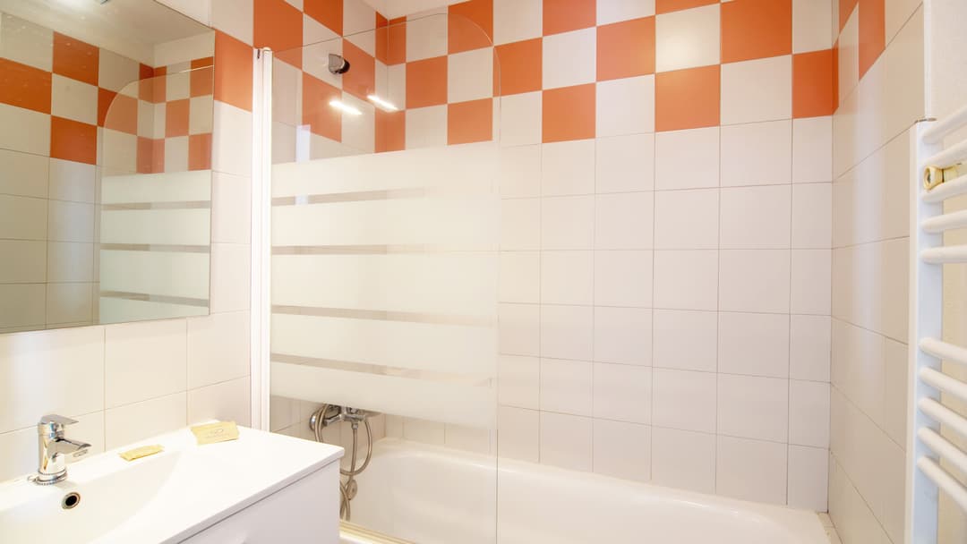 Salle de bain avec baignoire Les Chalets de l'Isard Les Angles