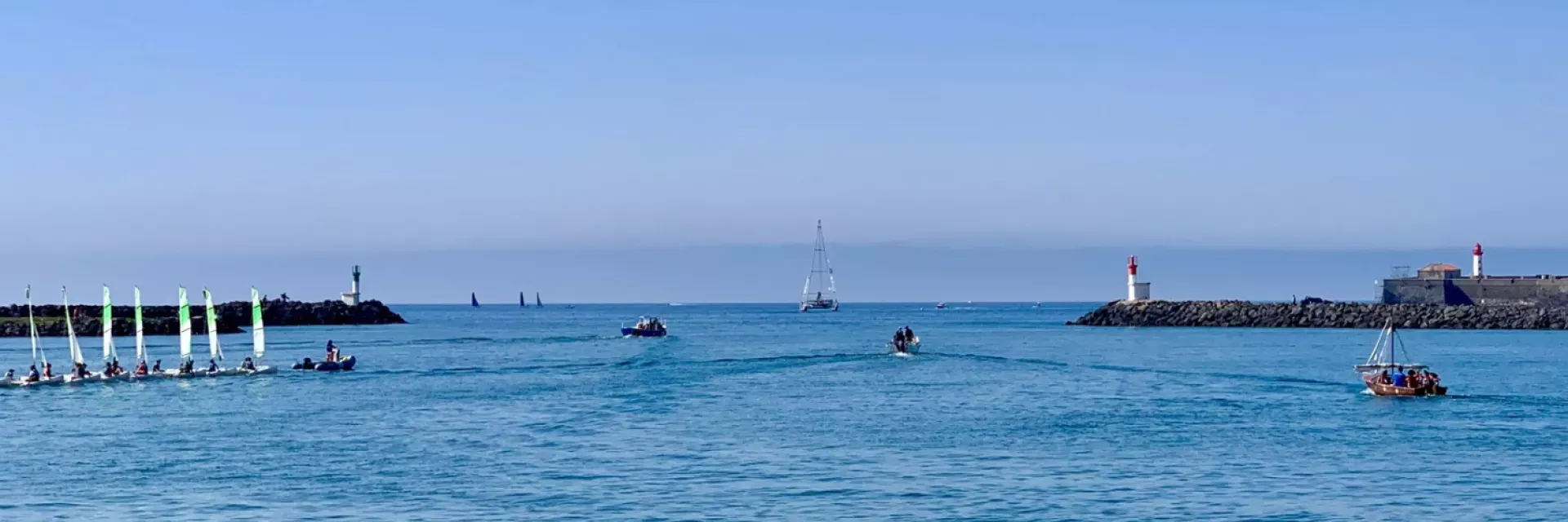 Vue mer méditerranée depuis le port du Cap d'Agde