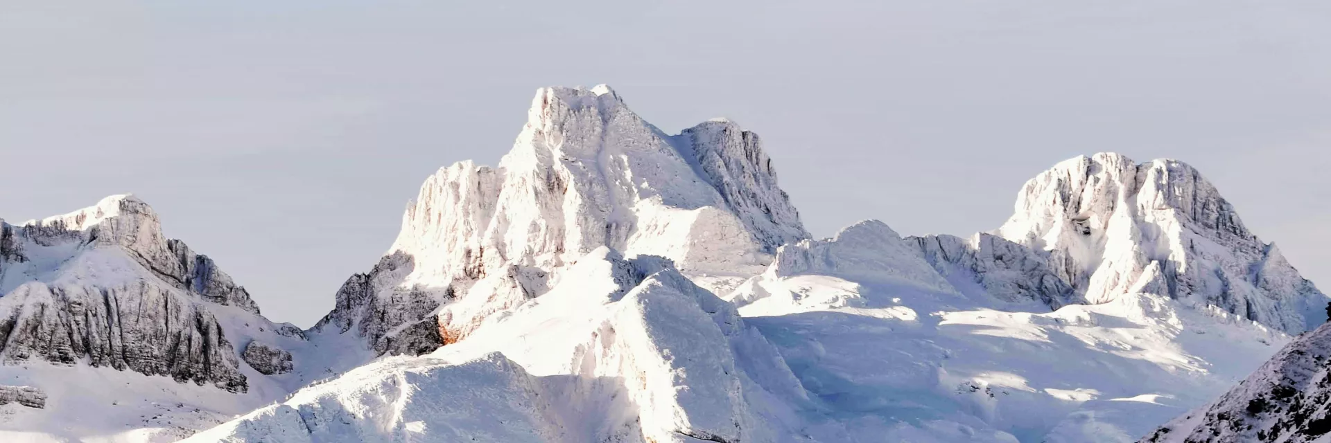 Pyrénées - montagnes - massifs montagneux - ski