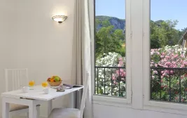 Le Domaine de Chames in Vallon pont d'Arc - 2 persons studio