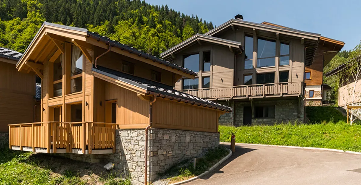 Chalets Les Portes de Megève à Praz sur Arly - extérieur été