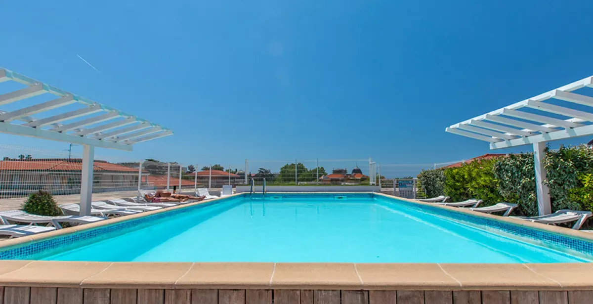 Résidence Le Crystal à Cagnes sur mer - piscine sur toit