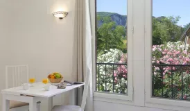 Le Domaine de Chames in Vallon pont d'Arc - 2 persons studio