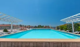 Résidence Le Crystal à Cagnes sur mer - piscine sur toit