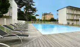 Le Domaine du Chateau in La Rochelle - Swimming Pool