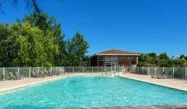 Piscine Résidence Sun Hols Les Rives du Lac à Saint Saturnin