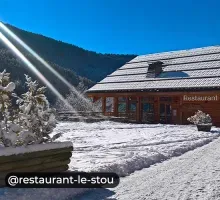 Restaurant Le Stou à Vaujany, extérieur enneigé