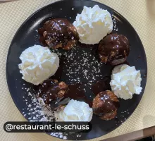 Restaurant Le Schuss à Auris en Oisans, profiteroles au chocolat