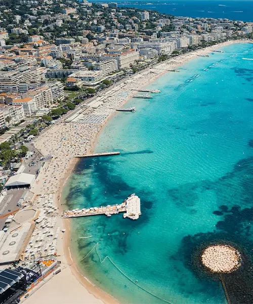 Plage du Palais des Festivals à Cannes